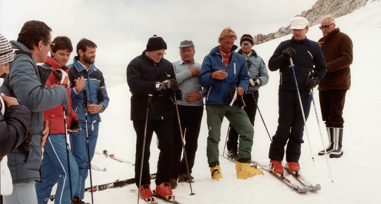 1280x686, 245 Kb / папа римский, горные лыжи