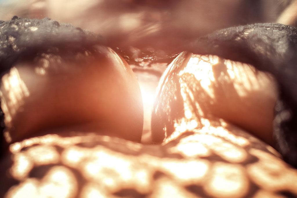 1024x683, 88 Kb / сиськи, ракурс, бюстгальтер