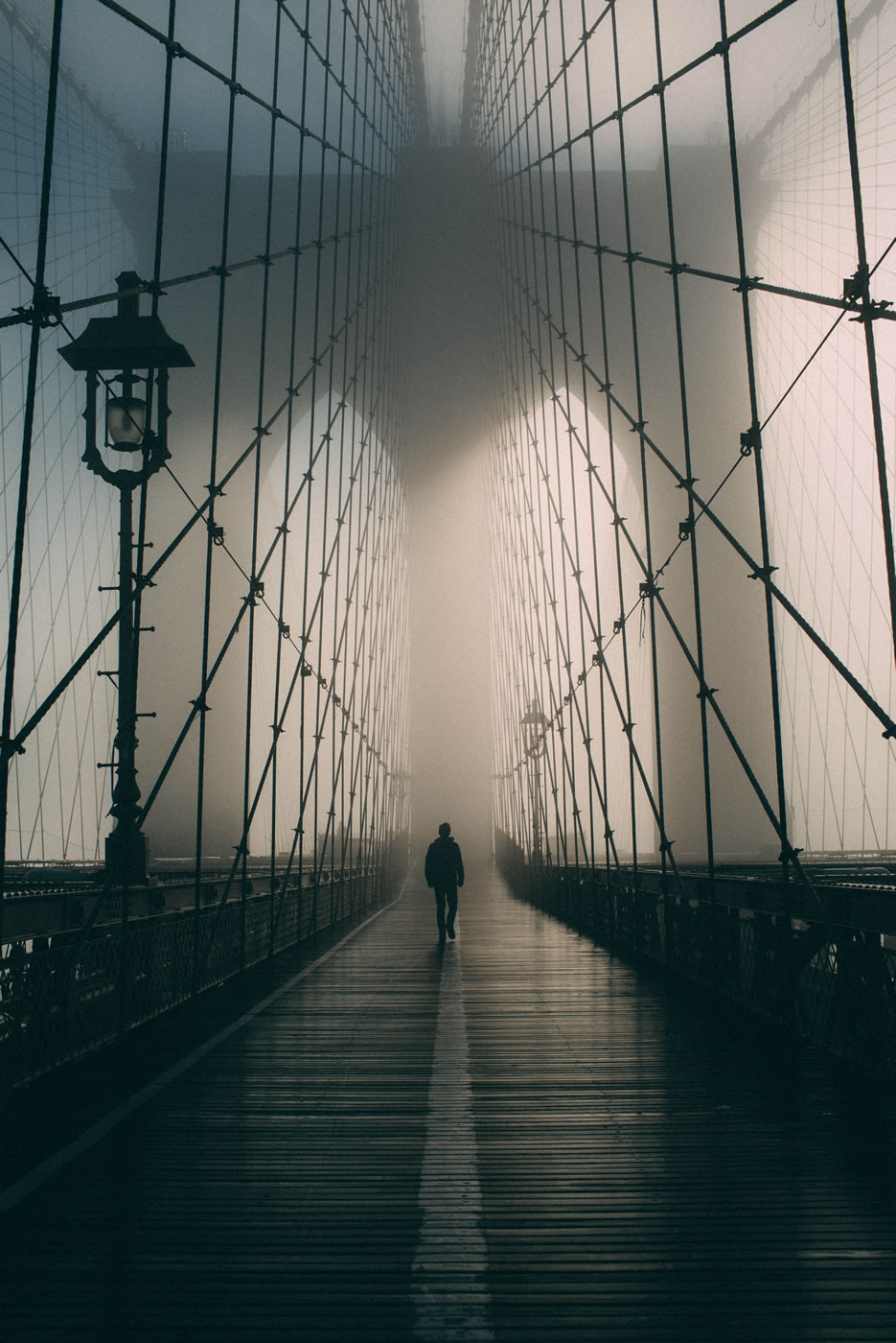 935x1400, 223 Kb / мост, туман, фонарь