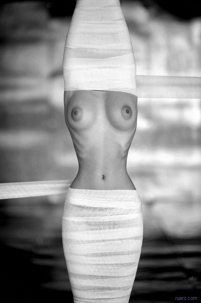 650x978, 68 Kb / бинты, грудь