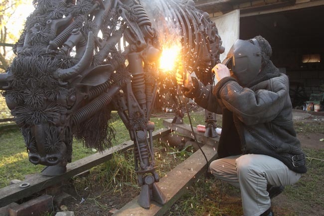 650x433, 171 Kb / зубр, сварка, скульптура