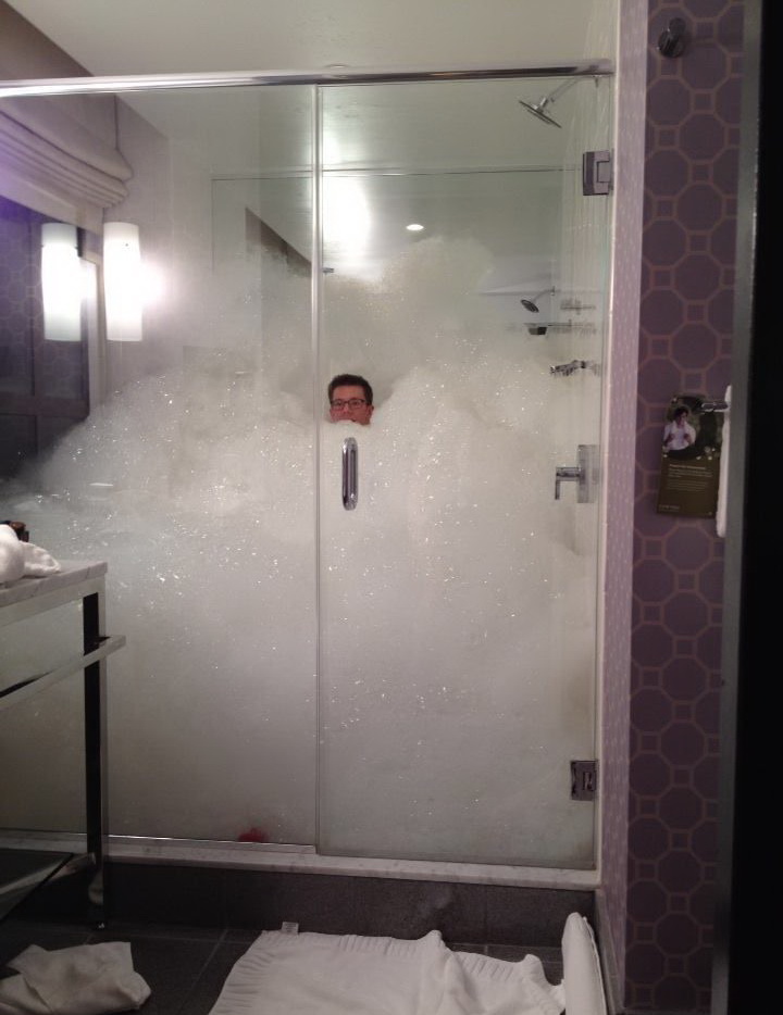 720x934, 123 Kb / пена, ванная, кабина, душ