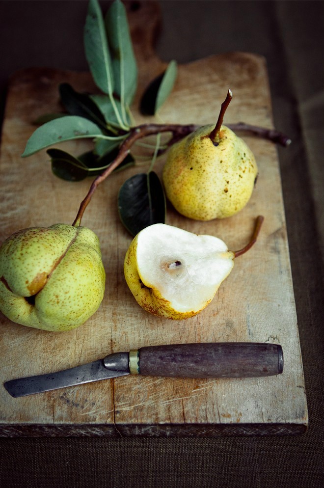 660x994, 161 Kb / груши, нож