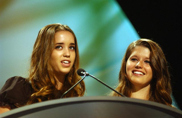 640x417, 40 Kb / две, микрофон