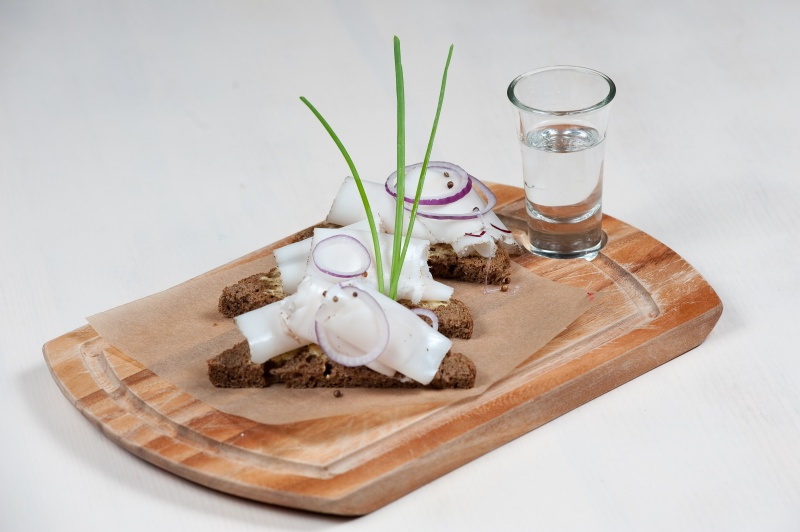 800x532, 100 Kb / сало, лук, еда, водка