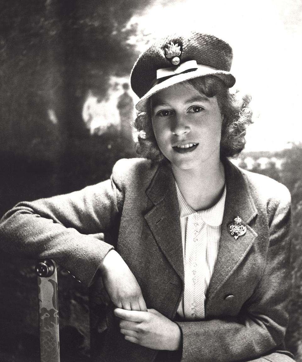 961x1152, 147 Kb / Елизавета, Вторая, принцесса, водитель