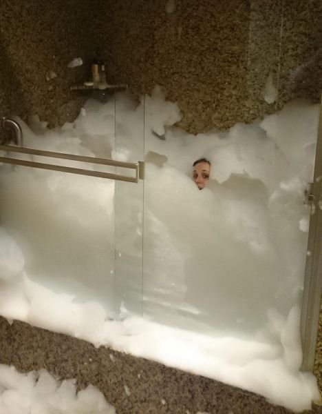 468x600, 35 Kb / ванна, пена, лицо