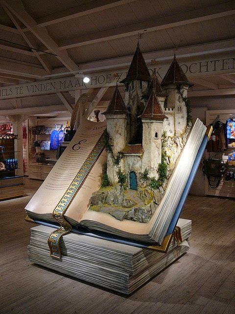 480x640, 103 Kb / книга, замок