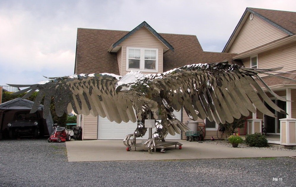 999x632, 272 Kb / орел, металл, скульптура