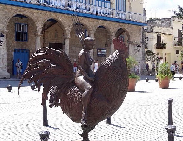 615x473, 141 Kb / скульптура, петух, площадь, девушка, лысая, вилка