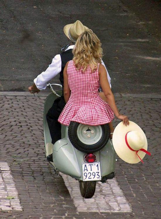 550x748, 73 Kb / Мопед, Шляпа, Девушка, парень