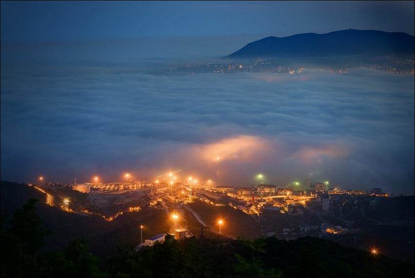 850x570, 35 Kb / порт, ночь, гора, туман