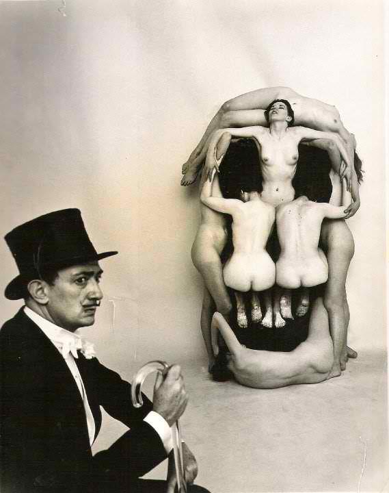 569x720, 40 Kb / дали, девки, череп