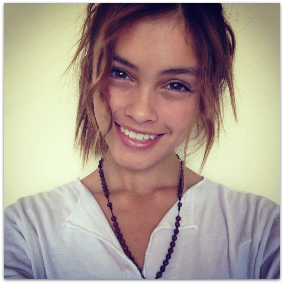 948x948, 286 Kb / улыбка, бусы, Sarah Ellen