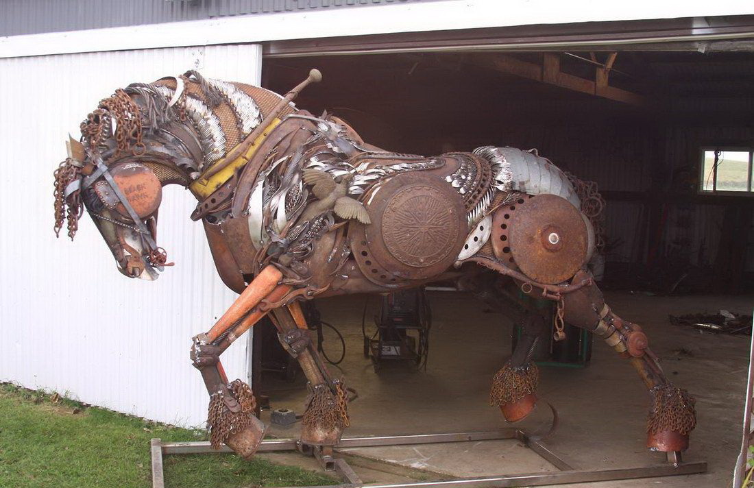 1100x712, 208 Kb / конь, железо, скульптура