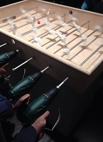 349x480, 51 Kb / дрель, футбол, аппарат