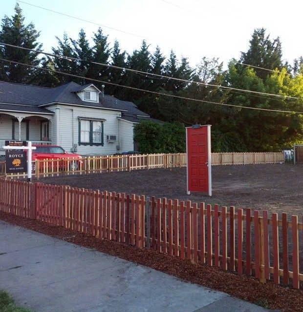 620x640, 144 Kb / дверь, забор