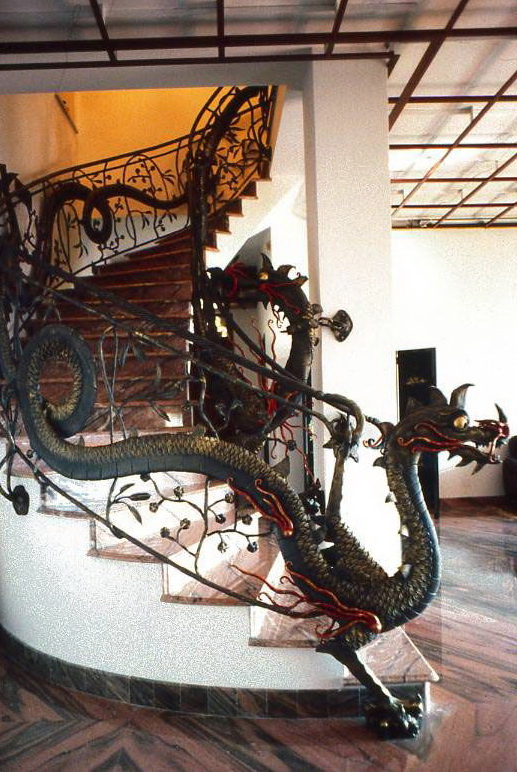 517x772, 186 Kb / лестница, дракон