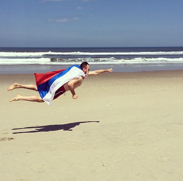 636x629, 100 Kb / флаг, пляж, супермен, вперед