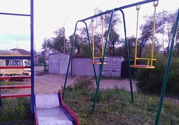 630x439, 92 Kb / качели, горка, площадка