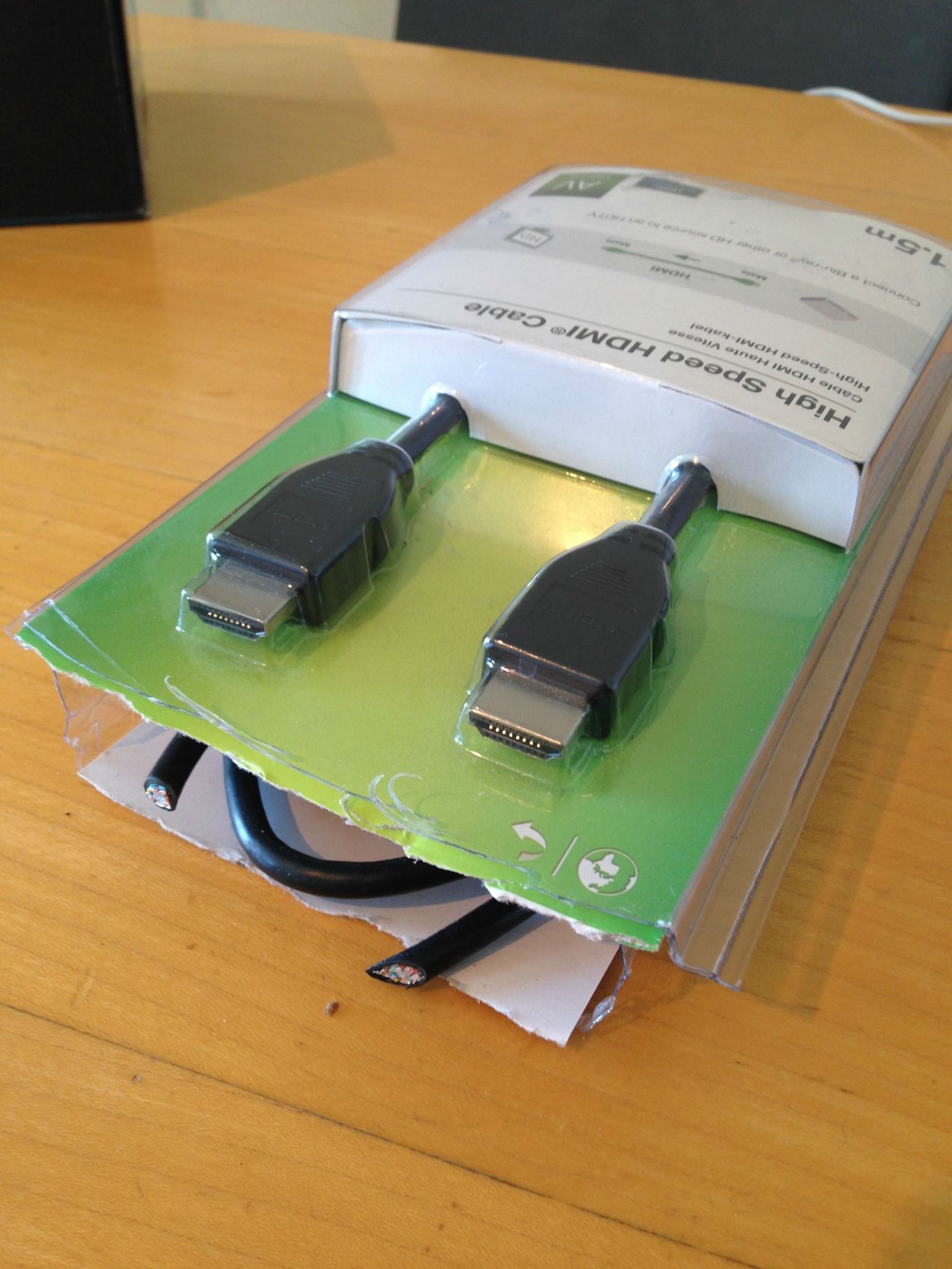 1536x2048, 235 Kb / кабель, упаковка, блистер, срез