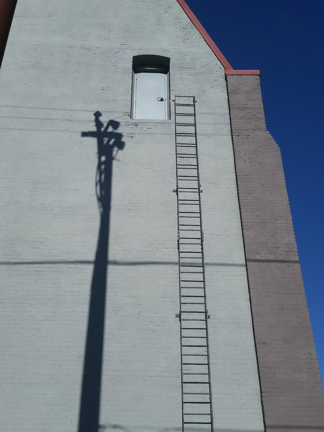 643x857, 97 Kb / дверь, лестница