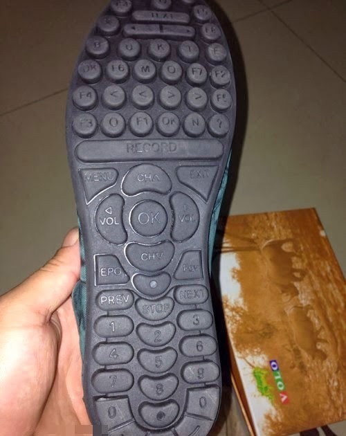 500x630, 64 Kb / обувь, пульт, кнопки, подошва