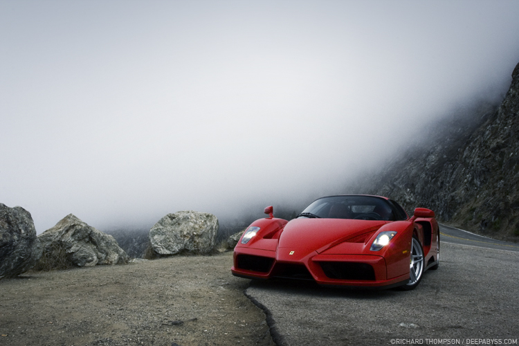 750x500, 244 Kb / феррари, туман, ferrari, скалы, обрыв