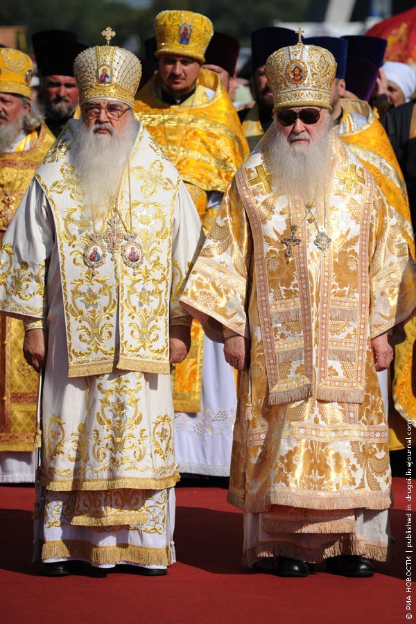 600x900, 136 Kb / патриарх, очки, тиара, митра, священники