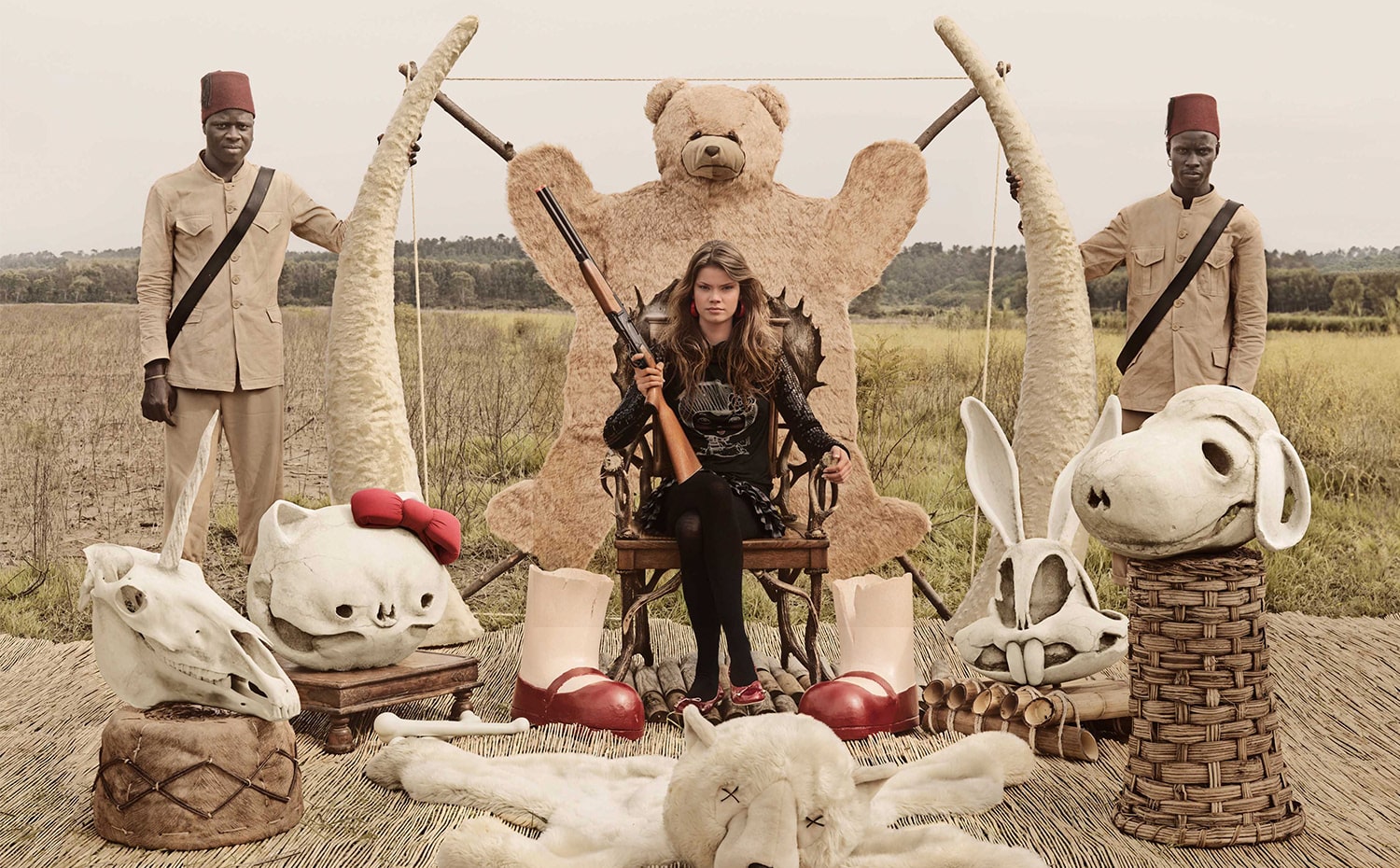 1500x930, 372 Kb / медведь, негры, сафари, винчестер, ружье, череп, блондинка