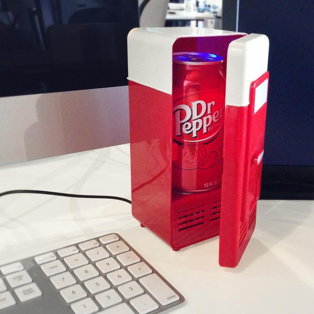 1024x1024, 96 Kb / газировка, банка, холодильник, клавиатура