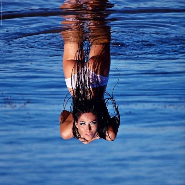 650x650, 64 Kb / Вода, вверх ногами