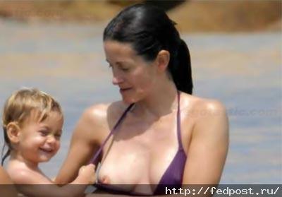 400x279, 13 Kb / ребенок, сиськи