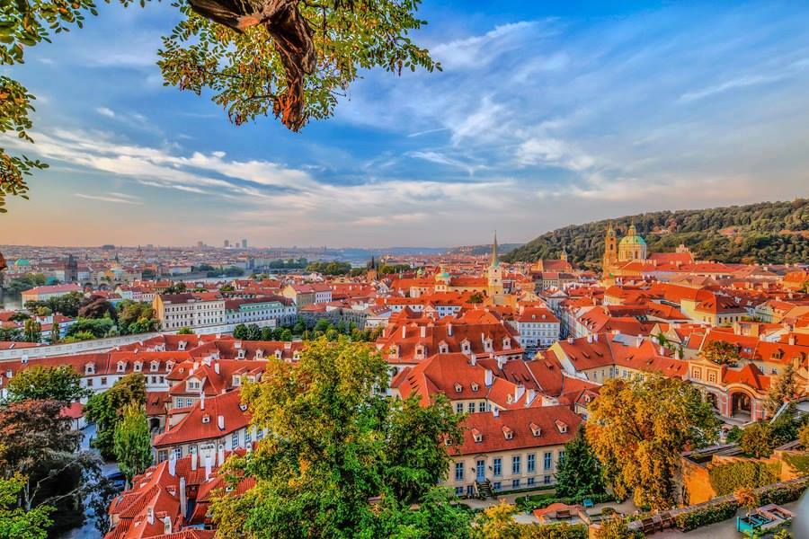 900x600, 118 Kb / Прага, небо, крыши, восход, HDR