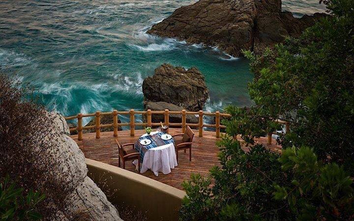 720x450, 74 Kb / море, скалы, столик, свидание