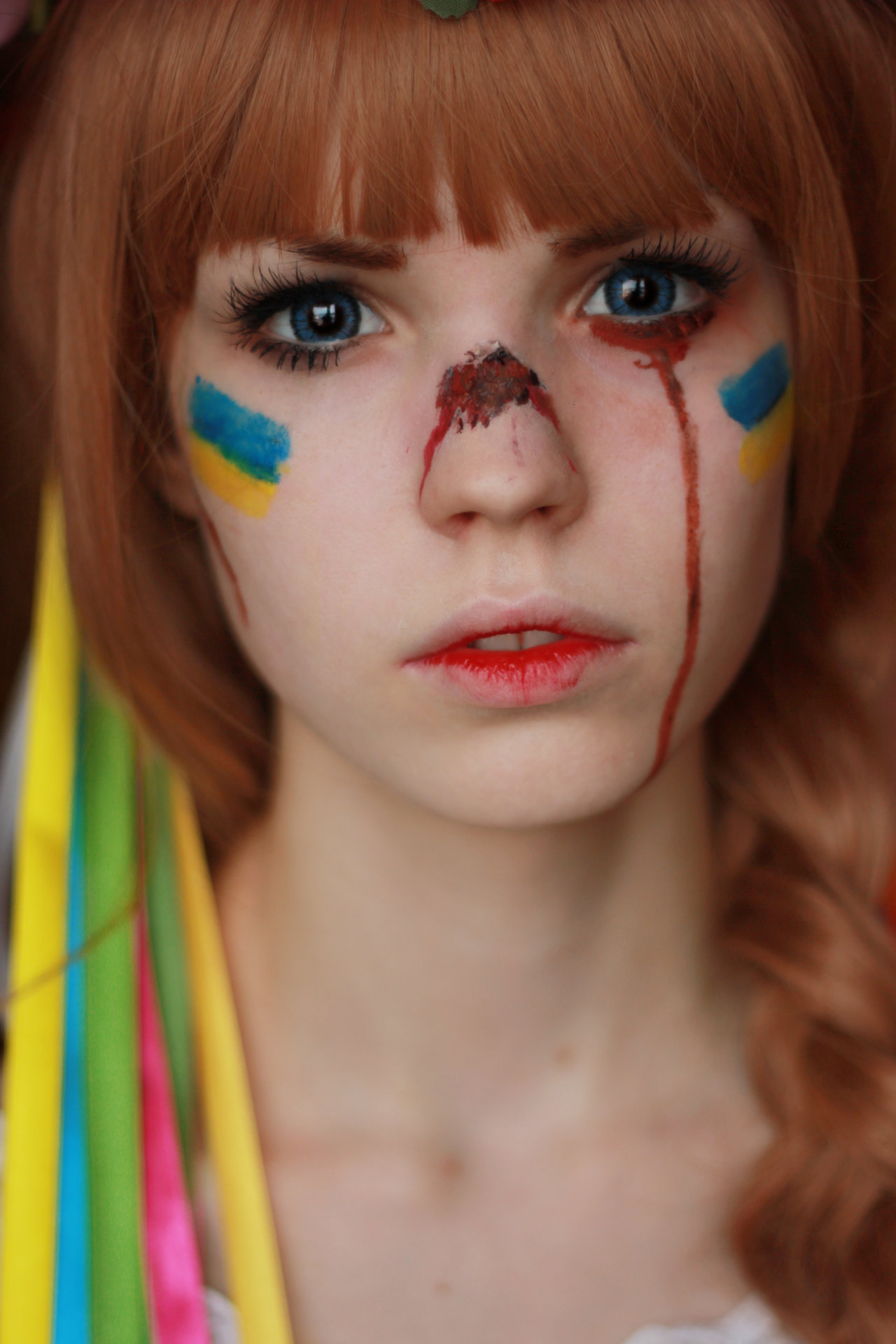 1280x1920, 281 Kb / анастасия дитмар, aksa, политота, украина, флаг, кровь, краска