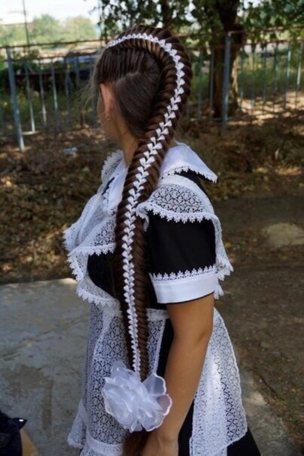 600x900, 198 Kb / школьница, брюнетка, коса, бант