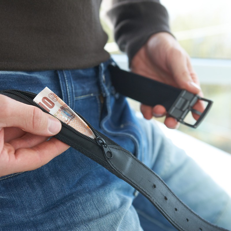 800x800, 121 Kb / Ремень, тайник