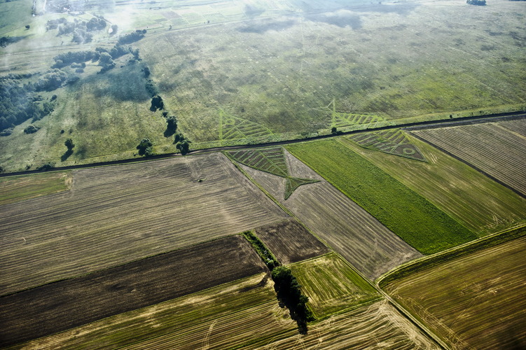 751x500, 180 Kb / граница, украина, польша, арт, рыбы