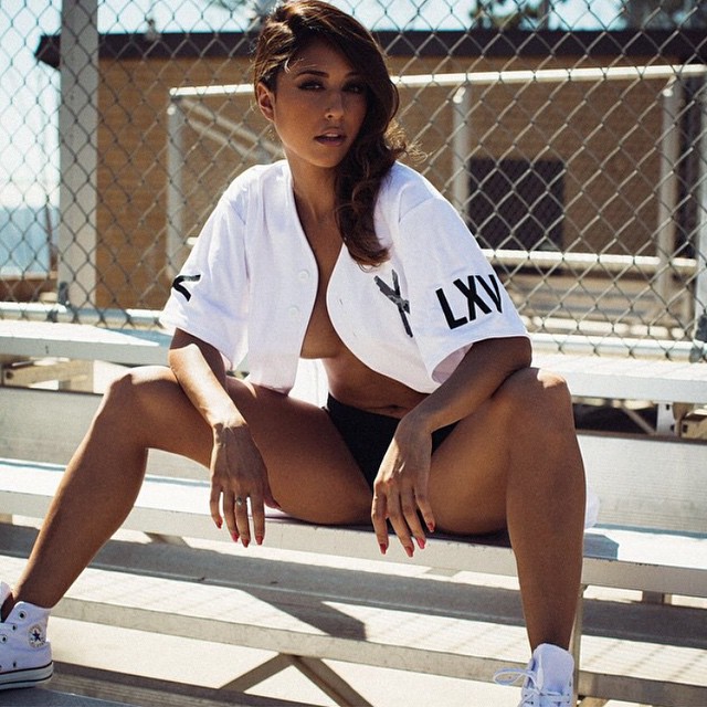 640x640, 121 Kb / 65, забор, сетка, скамейка