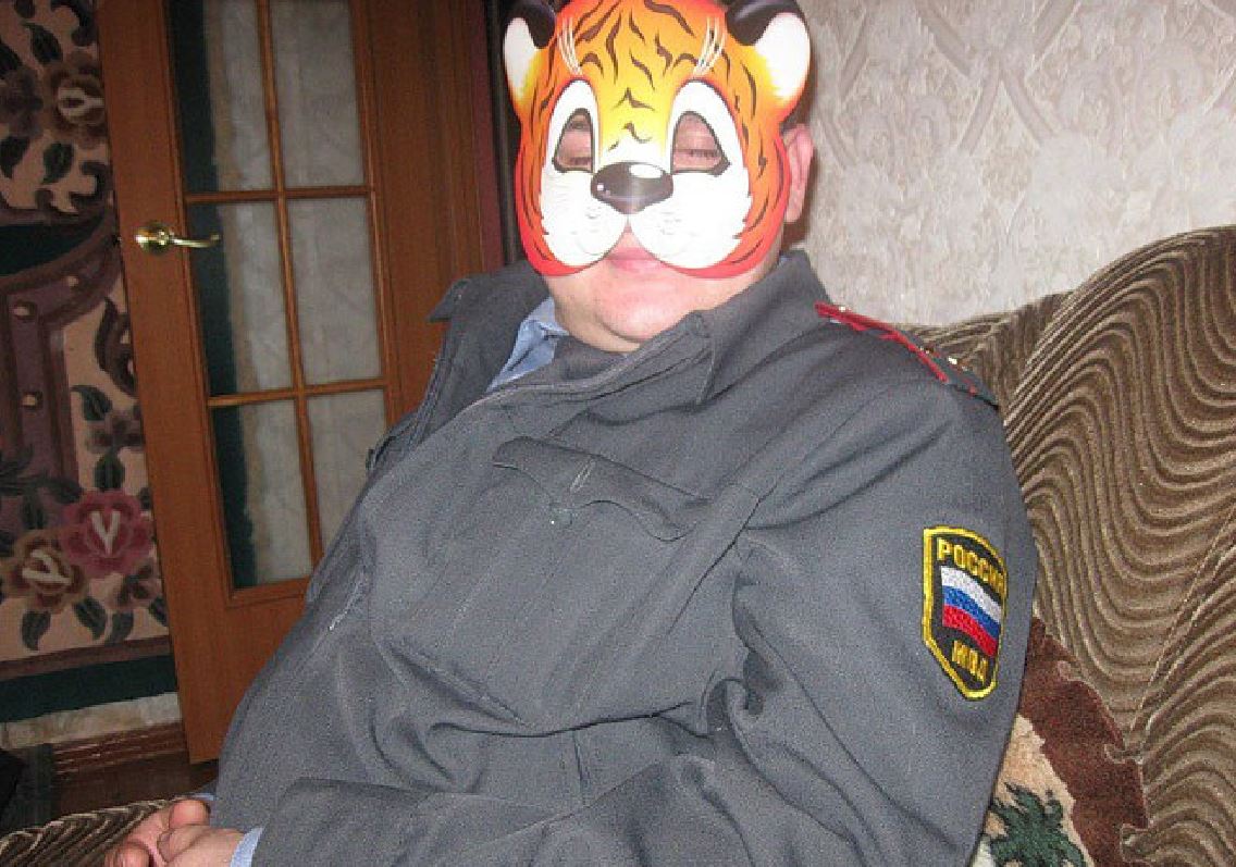 1136x797, 161 Kb / Хэллоуин, оборотень, в погонах