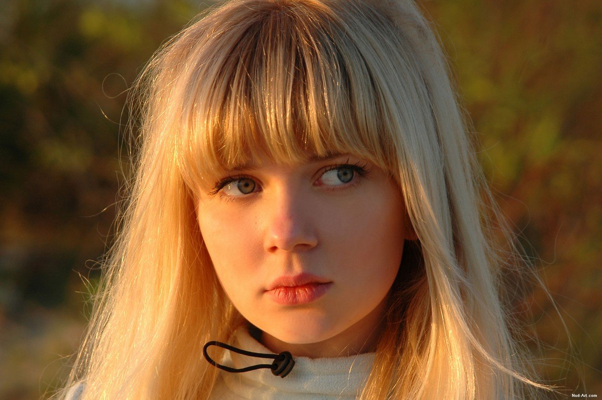 1200x798, 176 Kb / блондинка, челка, взгляд, губки, малолетка, девочка