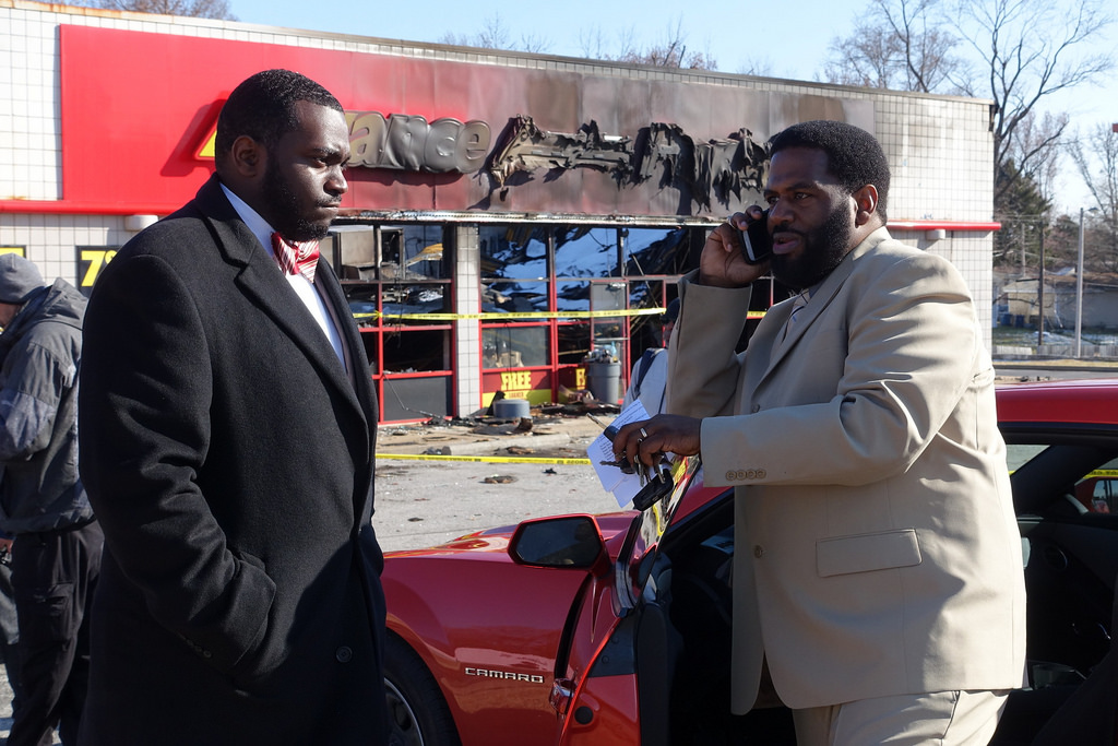 1024x683, 258 Kb / США, Фергюссон, негры, камаро