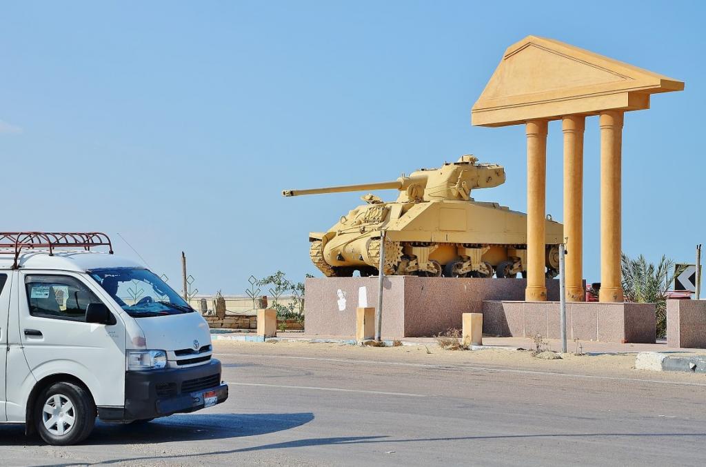 1024x677, 85 Kb / Танк, M4, Шерман, постамент, AMX-13