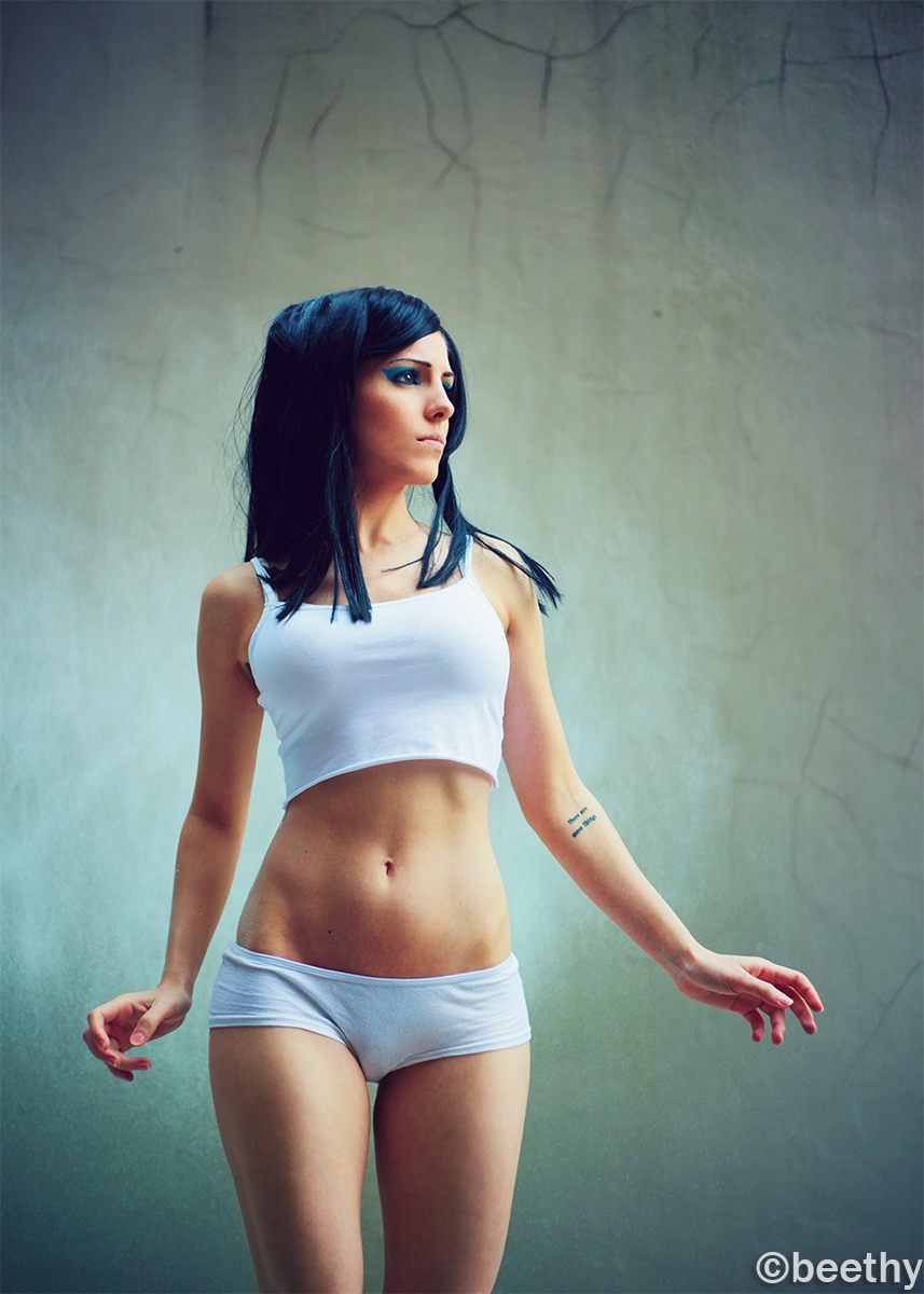 857x1200, 328 Kb / Vera Chimera, топик, брюнетка, beethy, тату