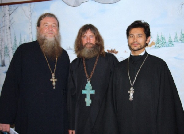 600x438, 44 Kb / попы, крест, цепь