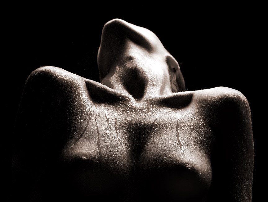 864x650, 133 Kb / сиськи, мокрая, капли