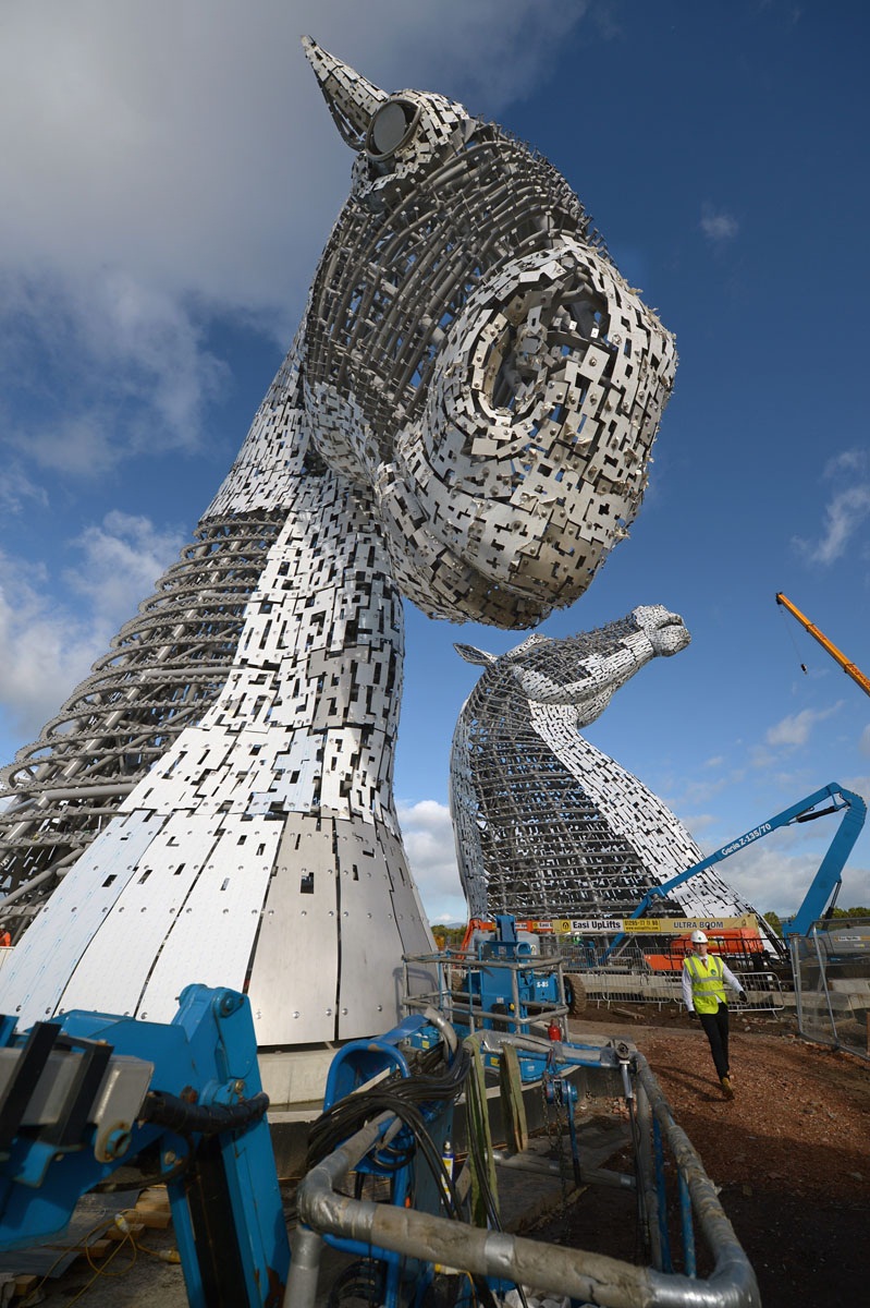 799x1200, 340 Kb / скульптура, конь, келпи