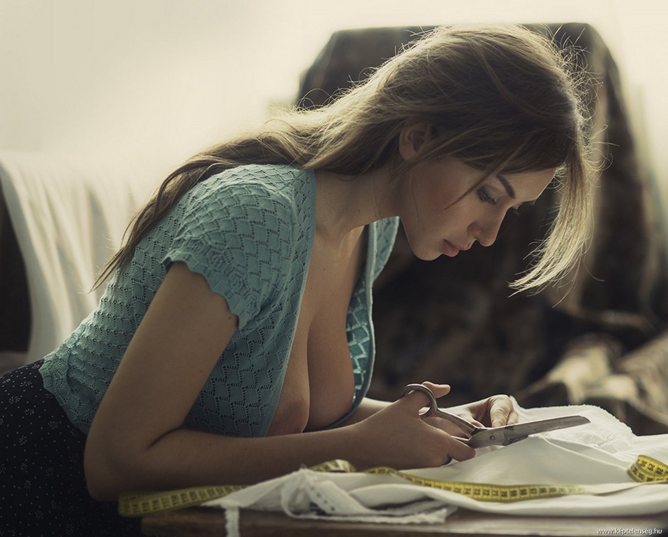 1300x1046, 174 Kb / сиськи, кофточка, сантиметр, курсы кройки и шитья, ножницы, дубницкий