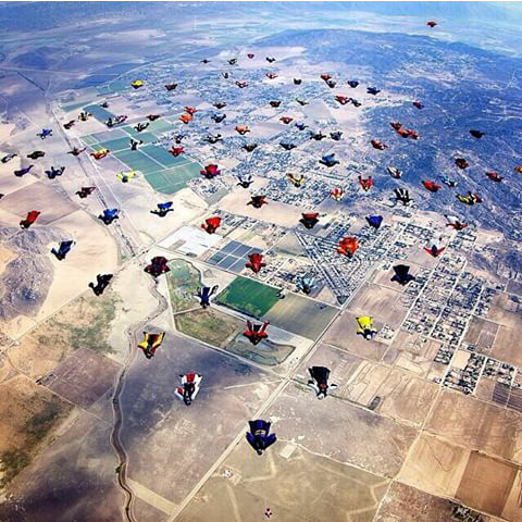 480x480, 226 Kb / небо, полёт, фигура, вингсьют